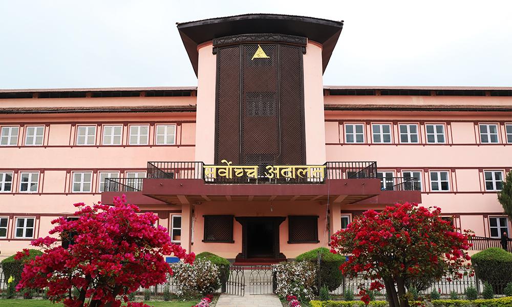 कुलमान घिसिङको रिटमा सर्वोच्चको कारण देखाउ आदेश