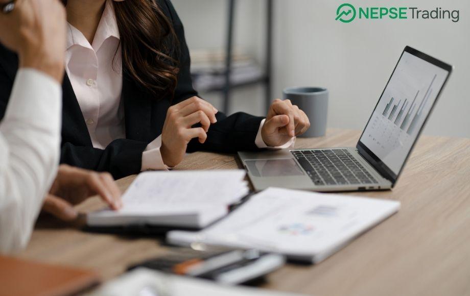 साताको बजार : नेप्सेमा कारोबार घट्दा कारोबार संख्या बढ्यो, पुँजीकरणमा गिरावट